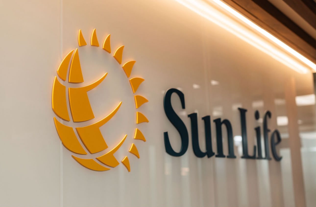 Logo de Sun Life en la pared de la oficina